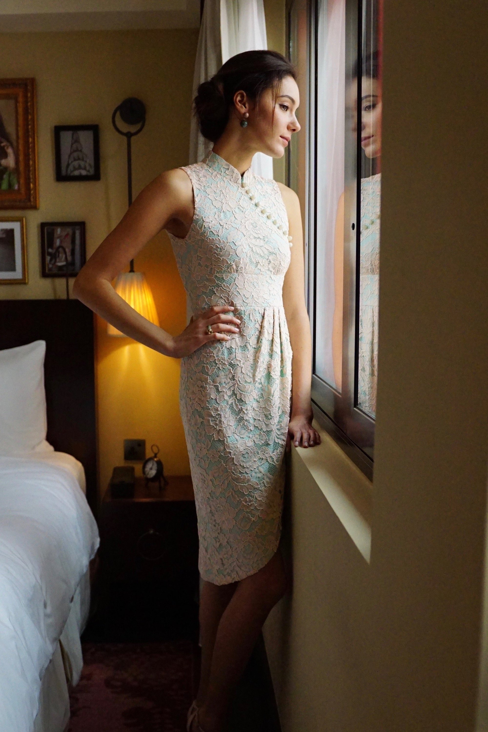 Signature Lace Cheongsam (Knee Length) - Peach ( Pre-order )
