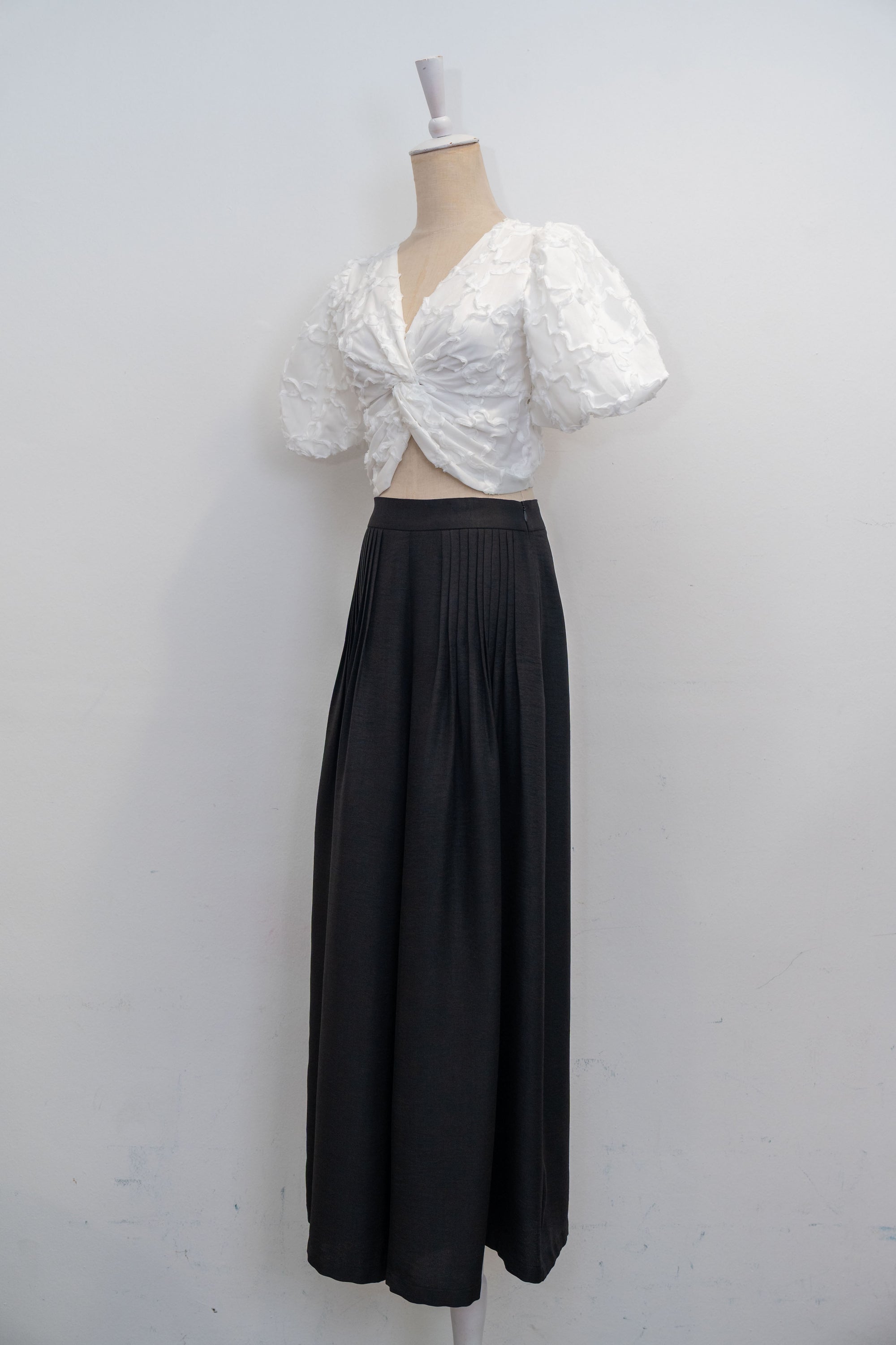 Palazzo Pleated Pants - Black