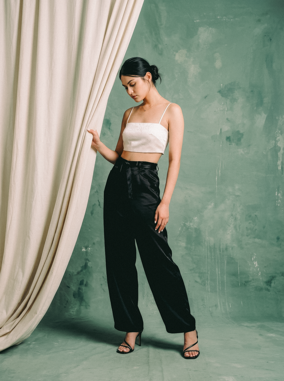 Ensemble Bustier Top - Black / Off White