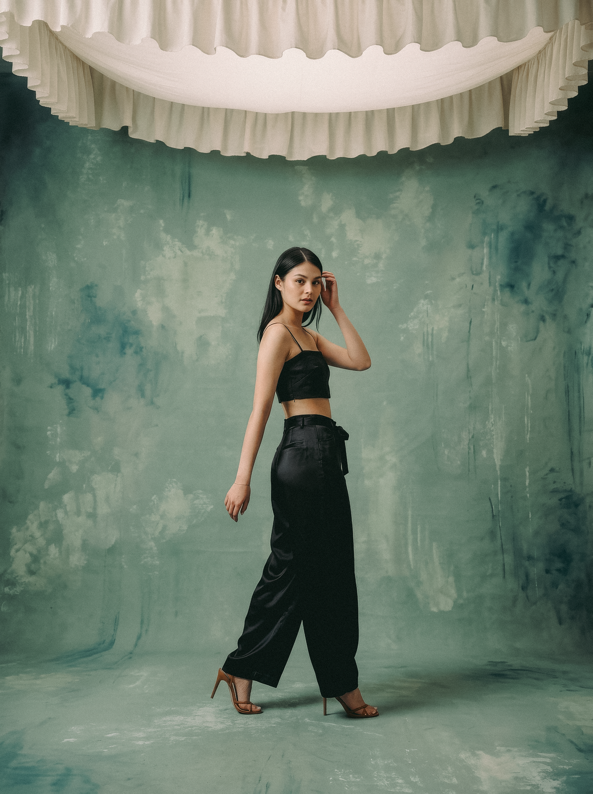 Ensemble Bustier Top - Black / Off White