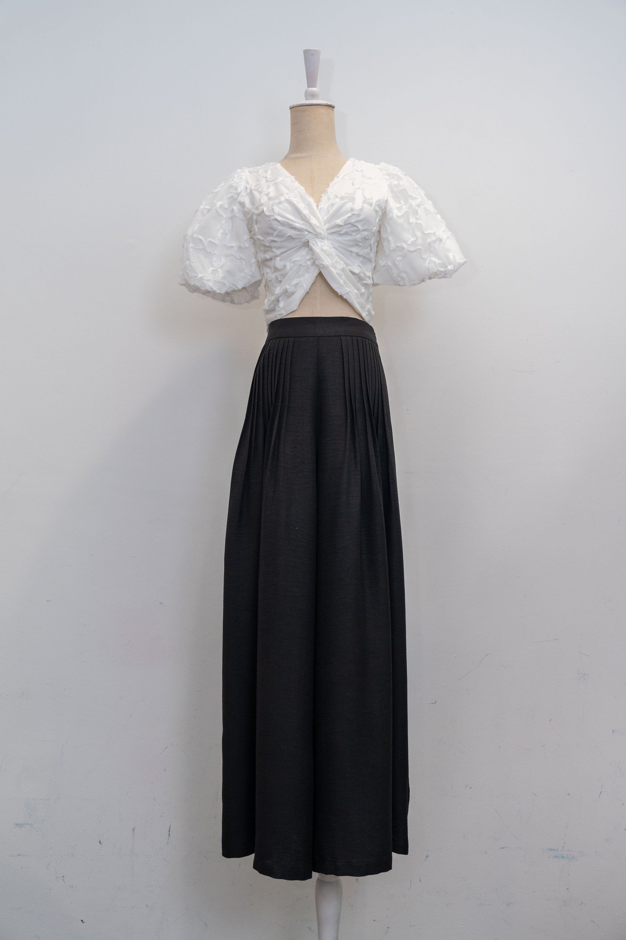 Palazzo Pleated Pants - Black