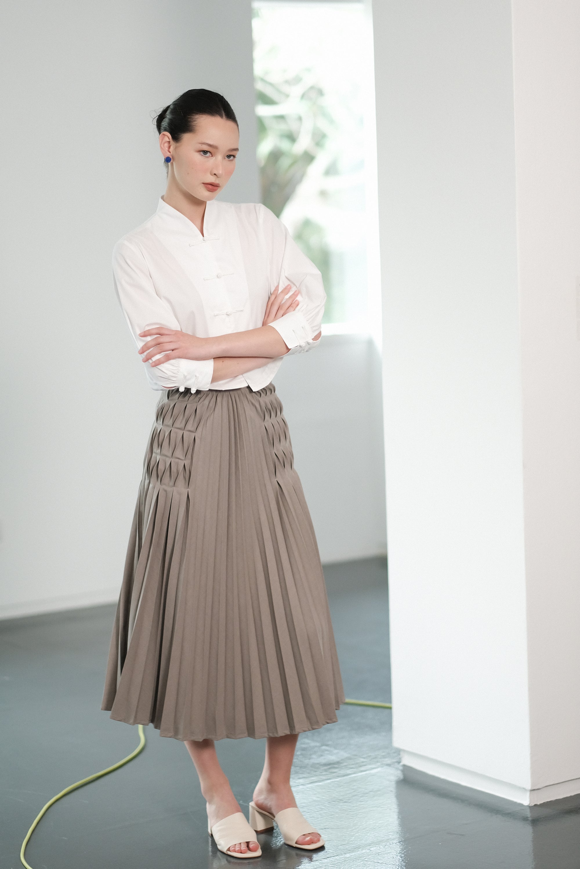 Carita Pleated Skirt - Black / Beige / Chambray