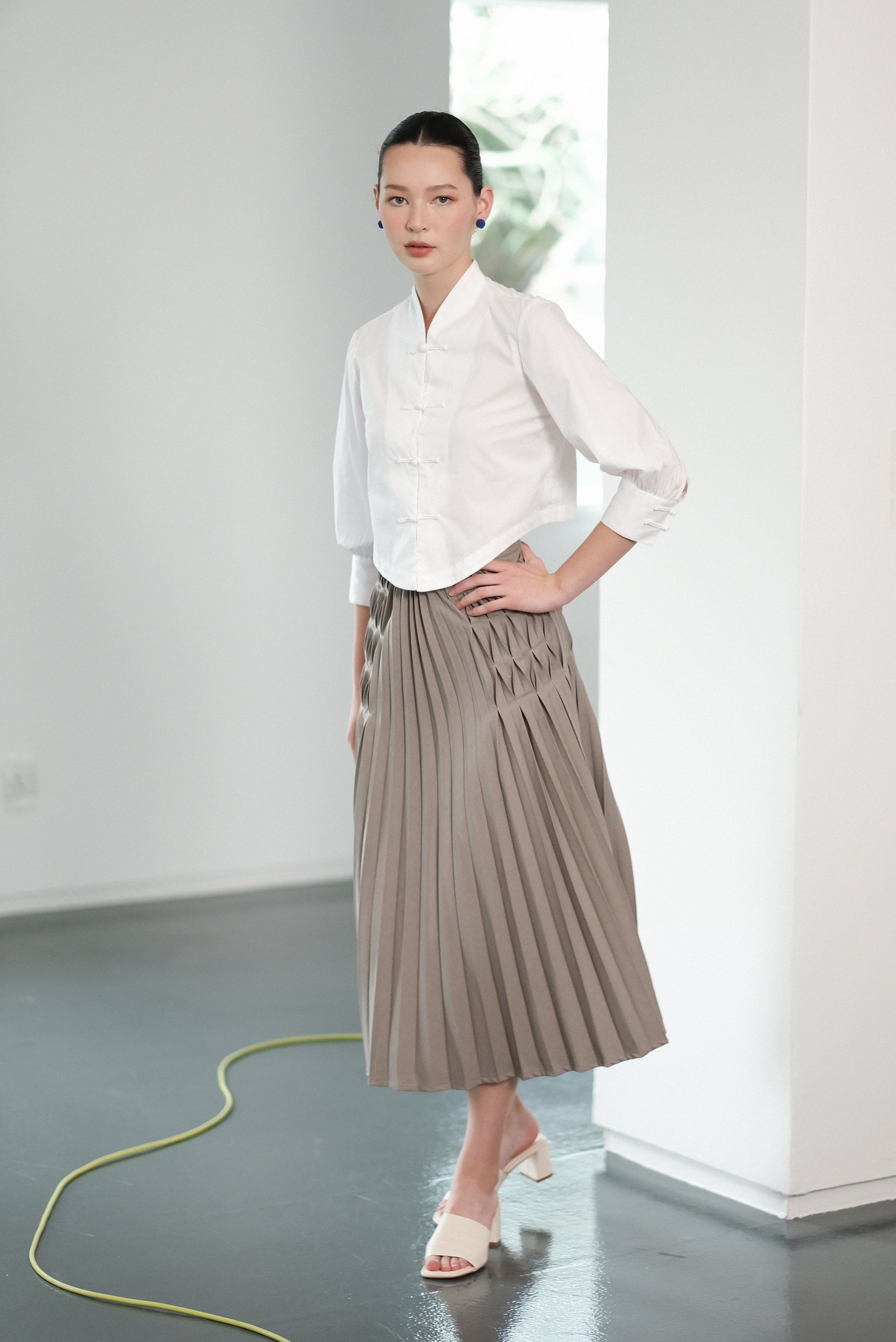 Carita Pleated Skirt - Black / Beige / Chambray