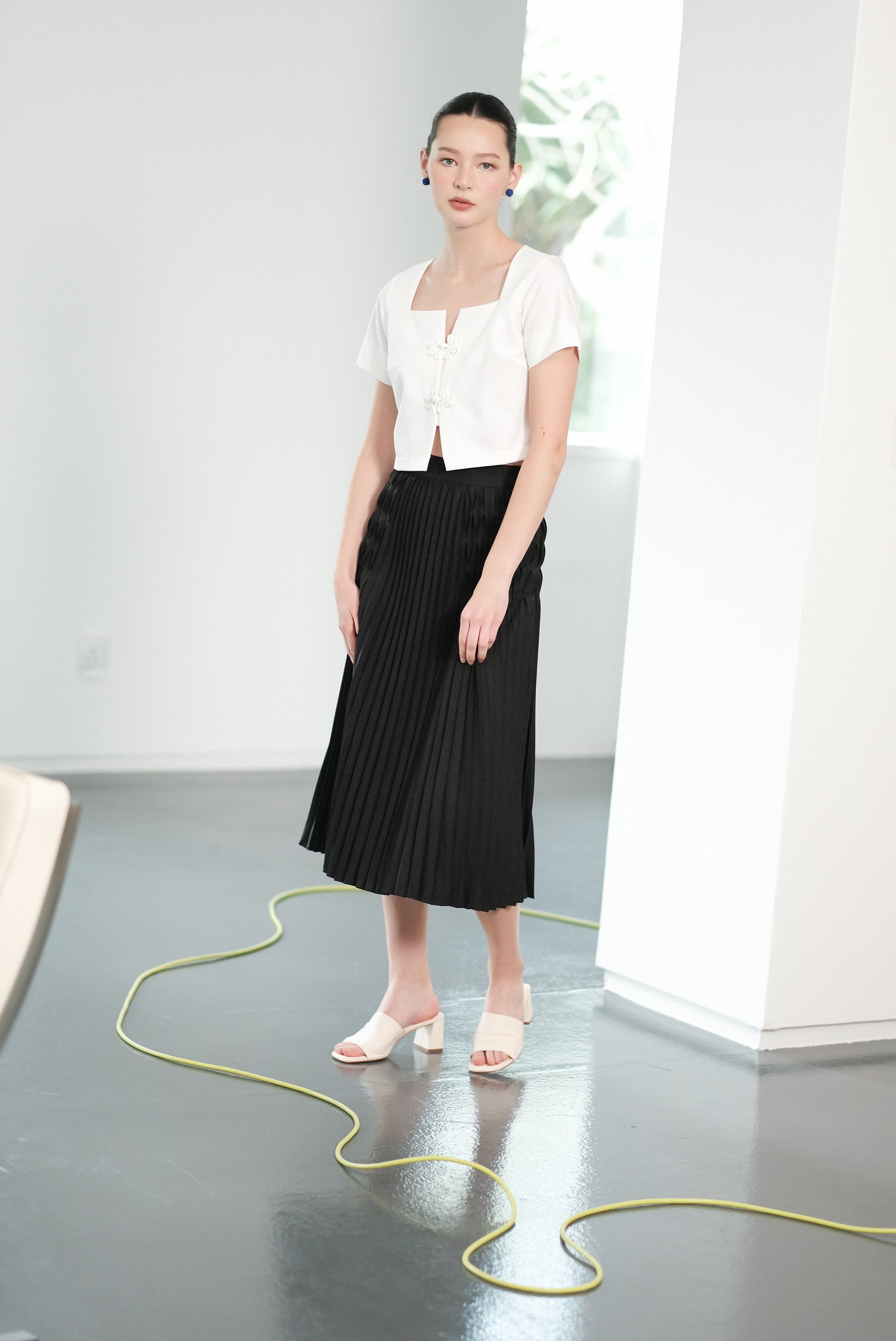 Carita Pleated Skirt - Black / Beige / Chambray