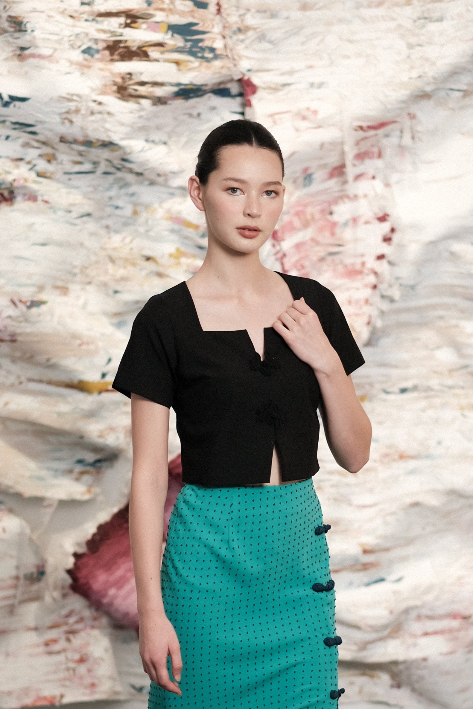 Loren Cropped Top - Black / White