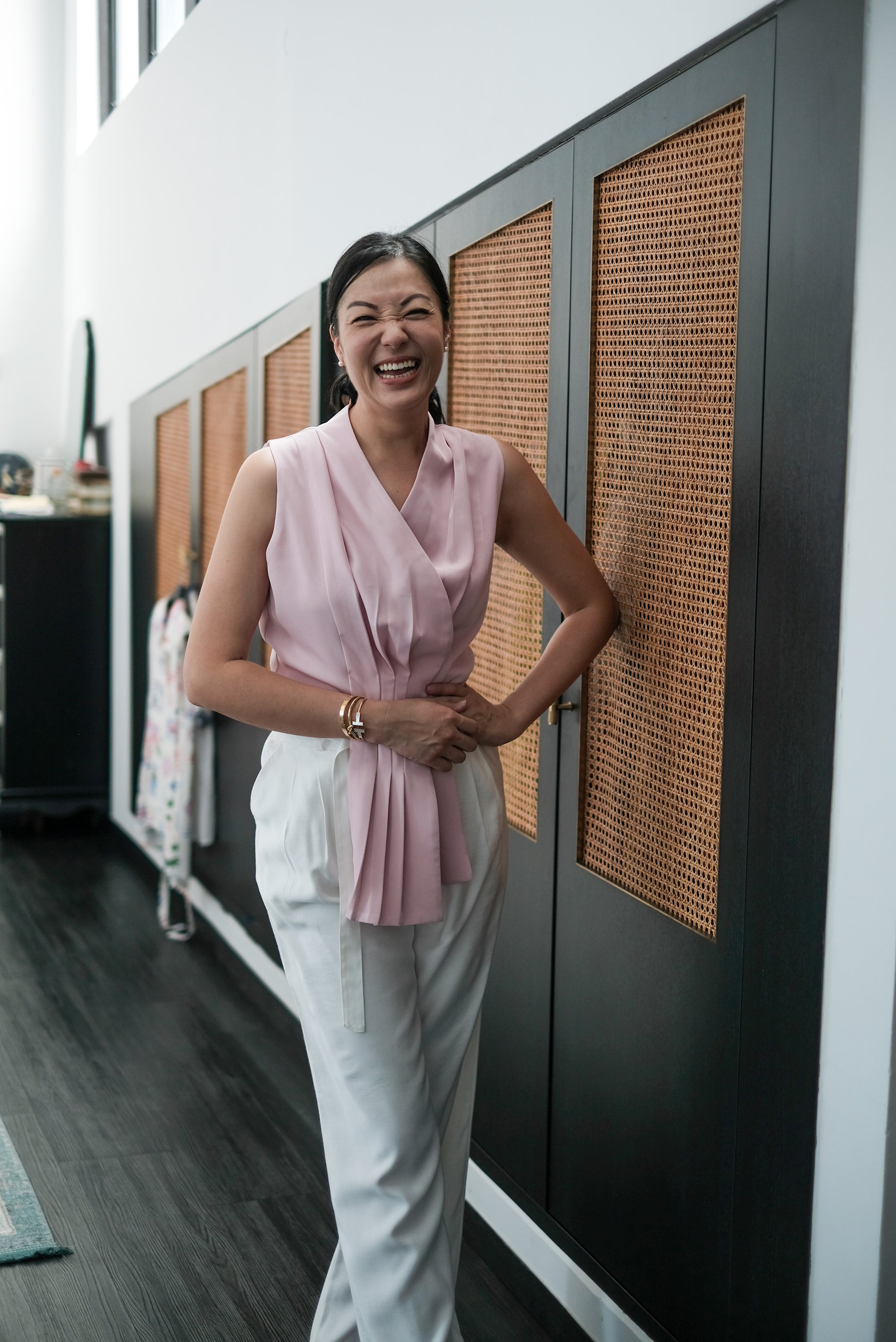 Aira Pleated Vest - Cream / Black / Pink
