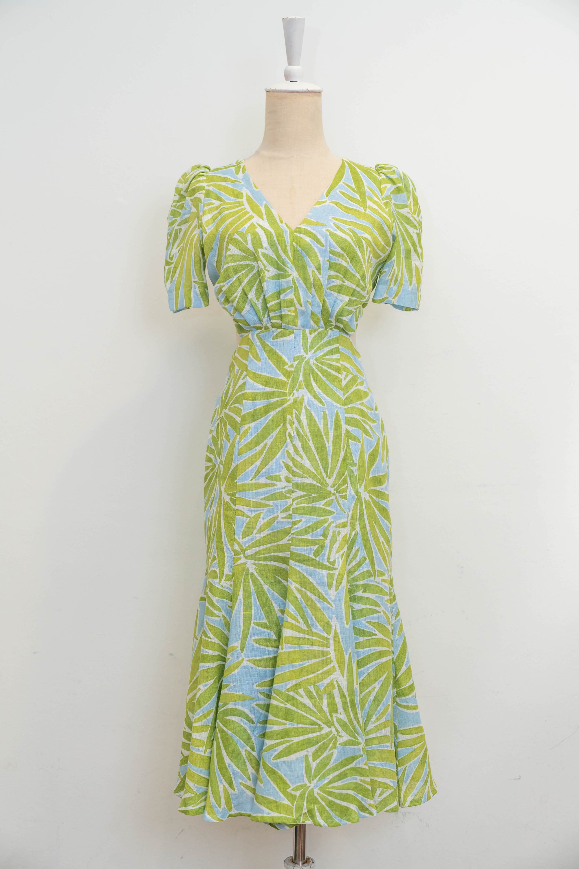 Areca Cut-Out Dress - Palms