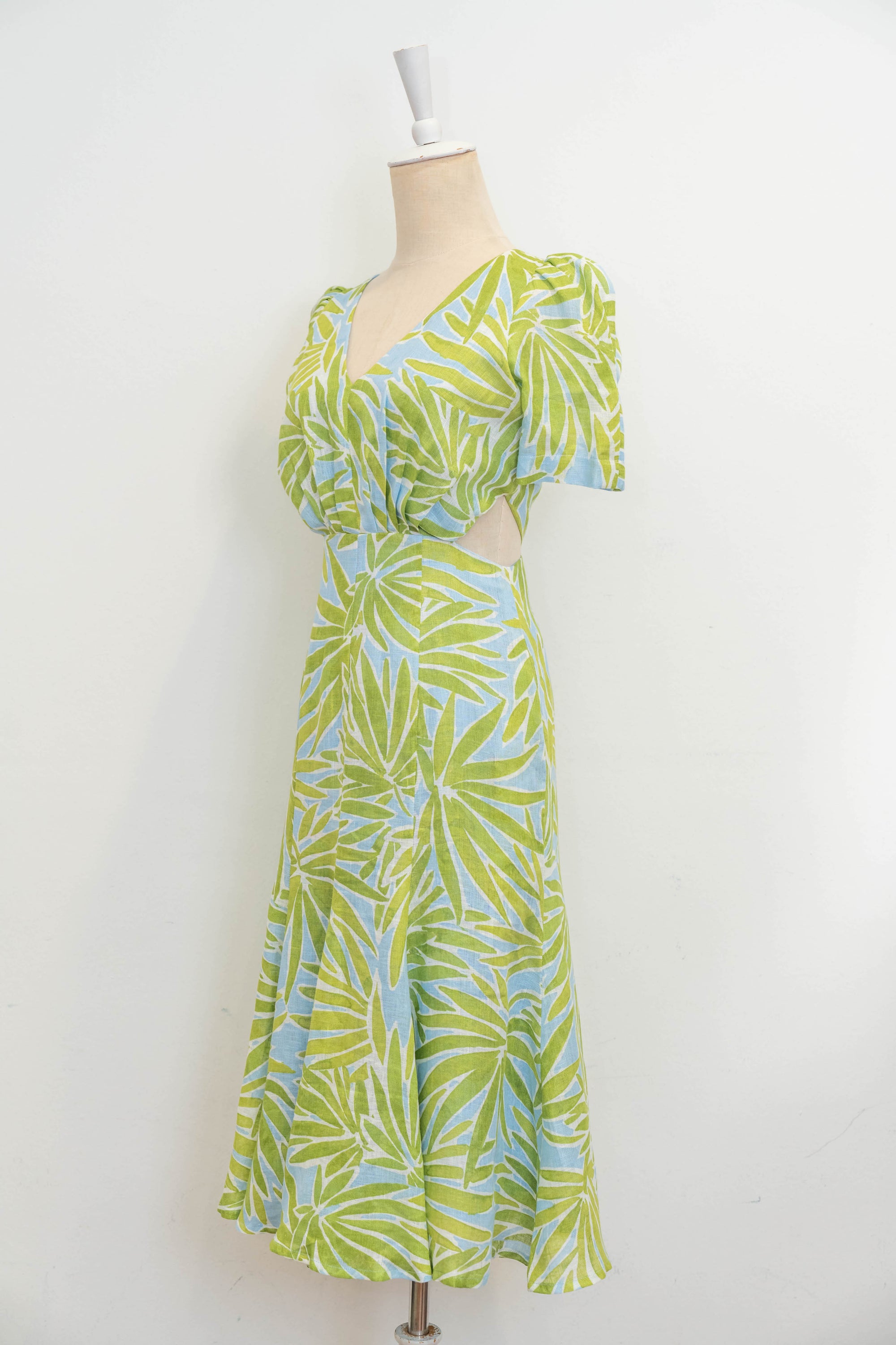 Areca Cut-Out Dress - Palms