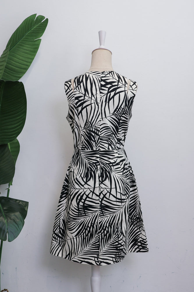 
            
                Load image into Gallery viewer, Loretta Mini Dress - Black Palms
            
        
