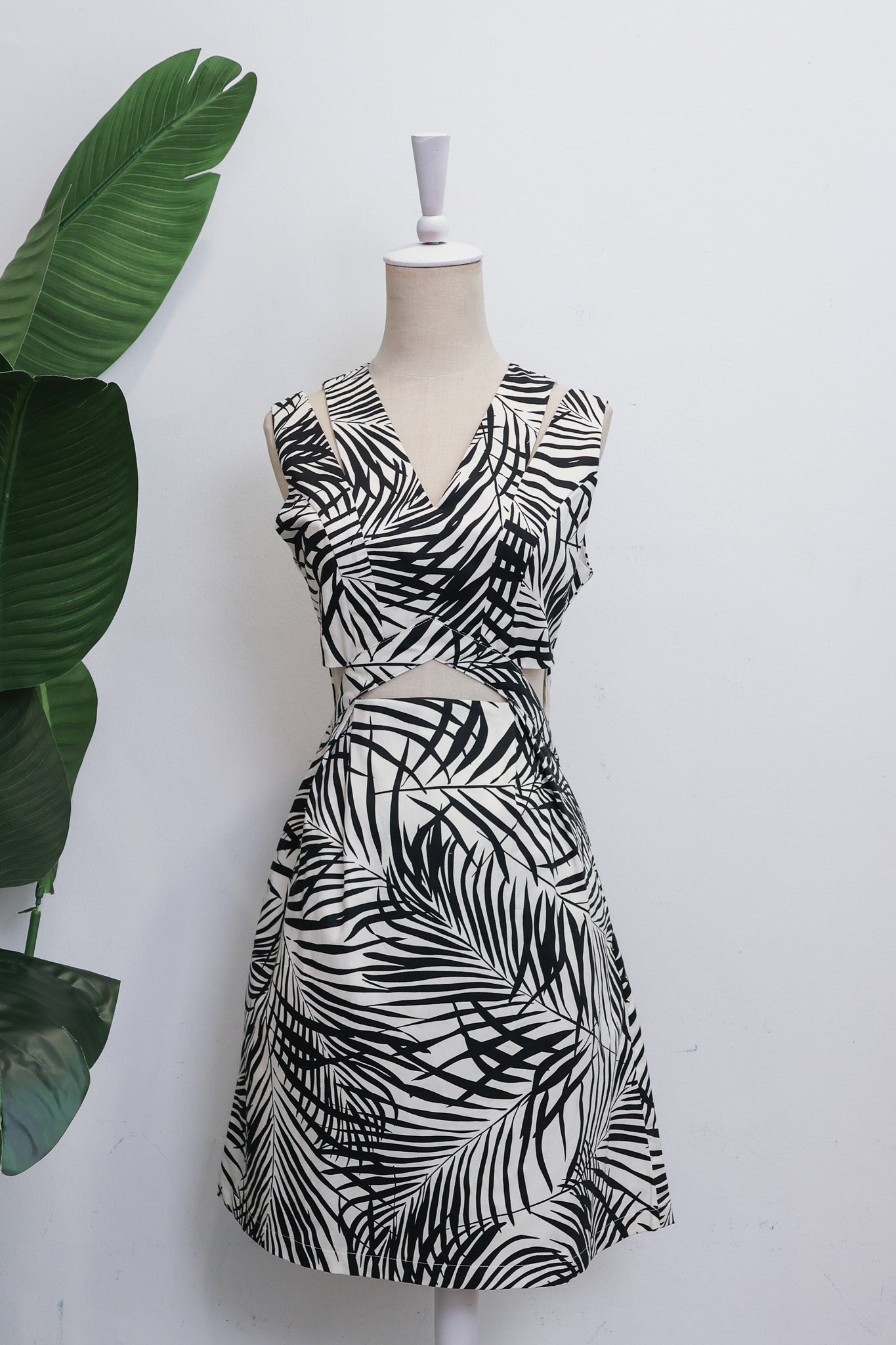 Loretta Mini Dress - Black Palms
