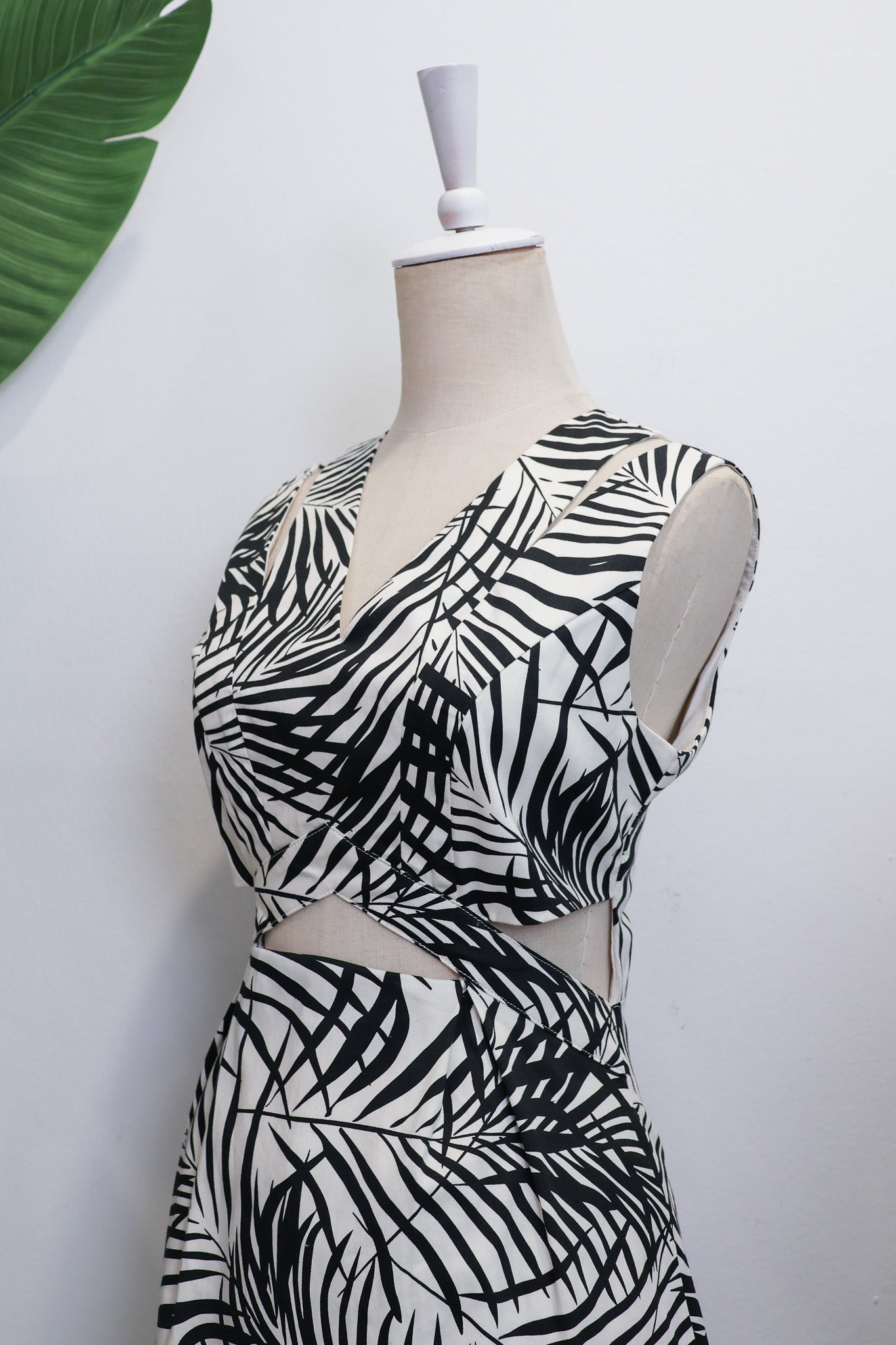 Loretta Mini Dress - Black Palms