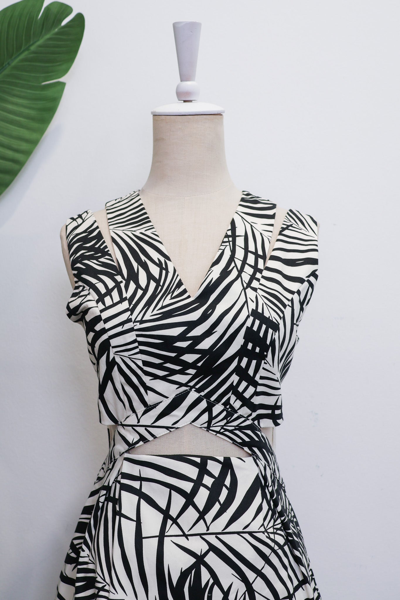 Loretta Mini Dress - Black Palms