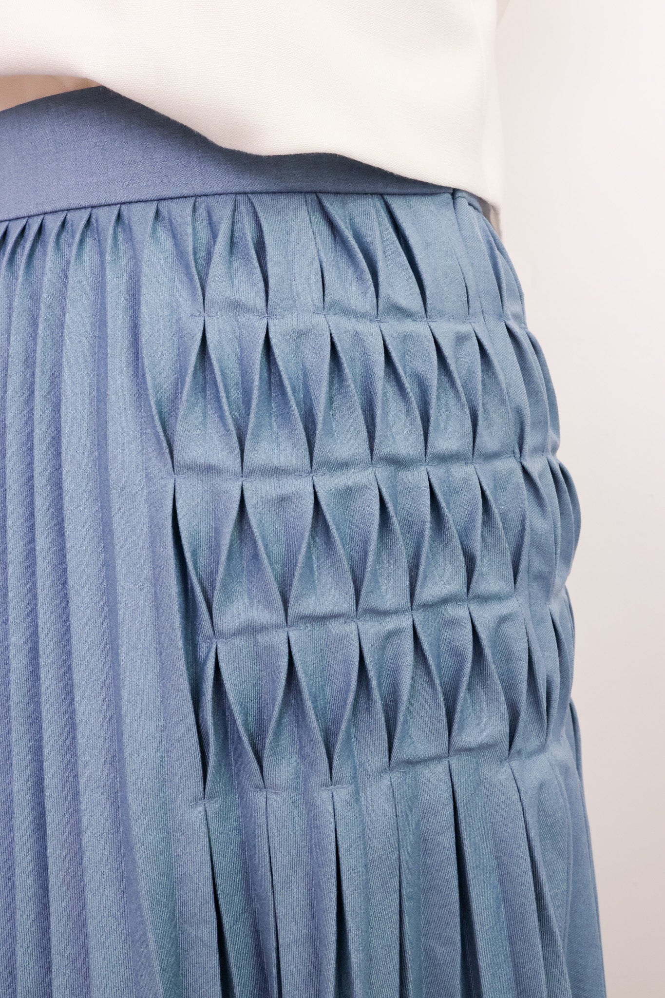 Carita Pleated Skirt - Black / Beige / Chambray