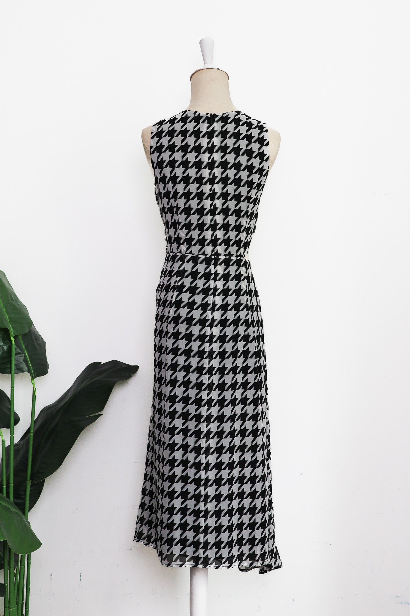 Marina Cut-Out Dress - Maroon Blue Geometric / Houndstooth