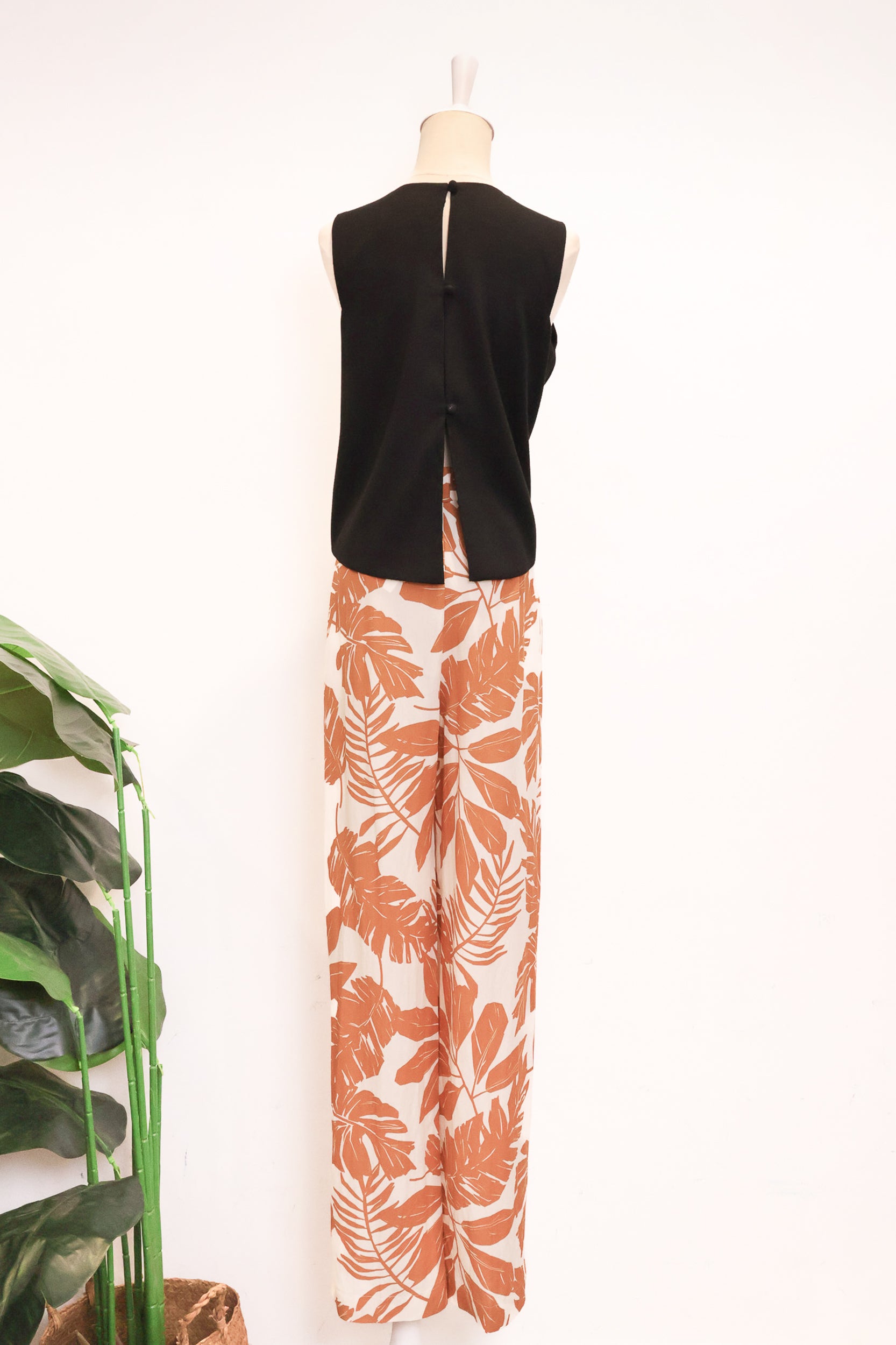 Kiri High-Waisted Resort Pants