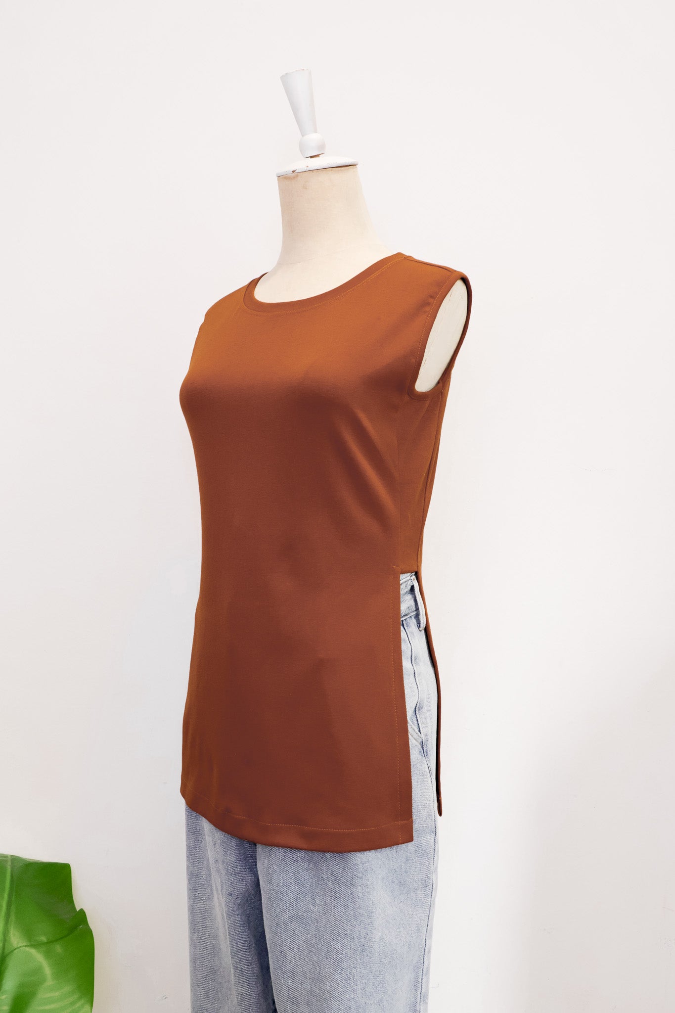 Sloane Panelled Tee - Black / White / Olive / Bronze