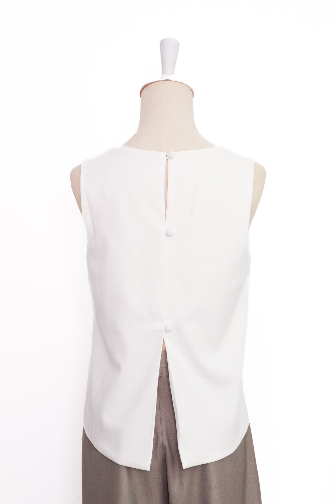 Signature French Tuck Top ( Round neck / V-neck ) - White / Black (Pre-order)