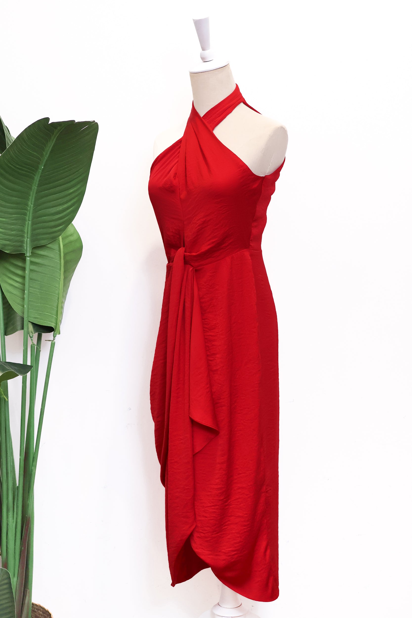 Clyo Halter Knot Dress - Red (Pre-order)