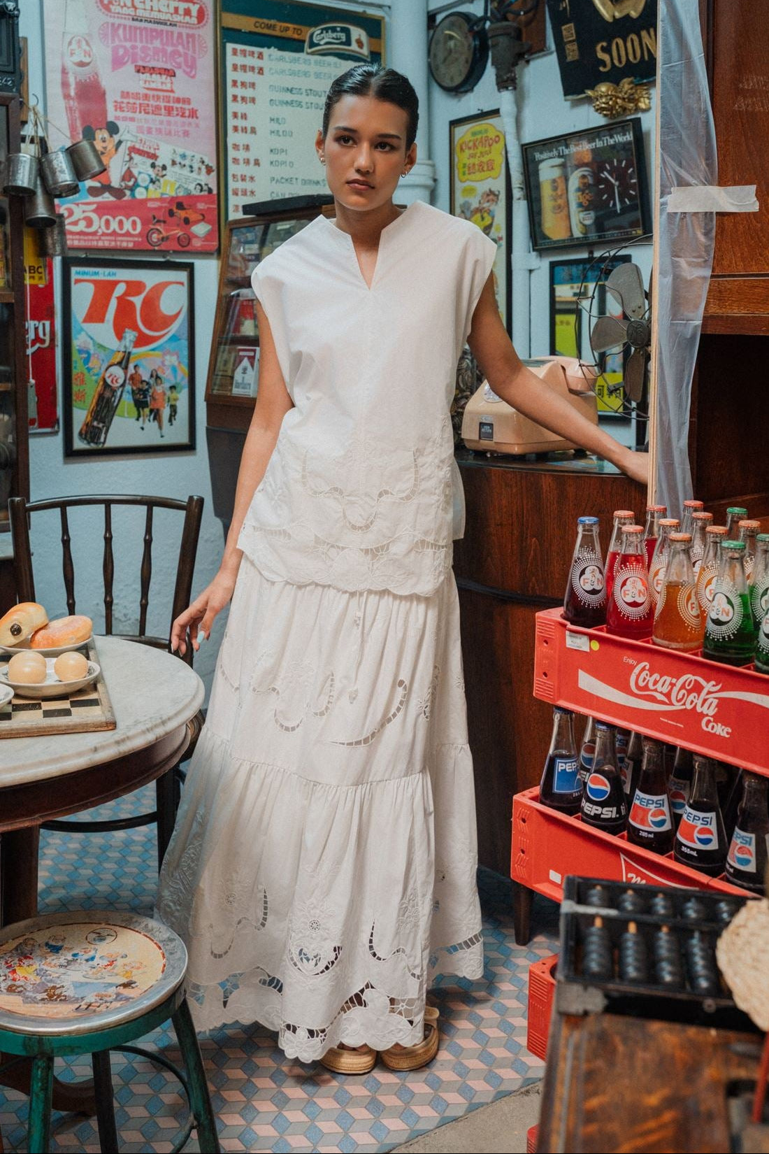 Sayang Embroidery Skirt - White / Midnight Blue