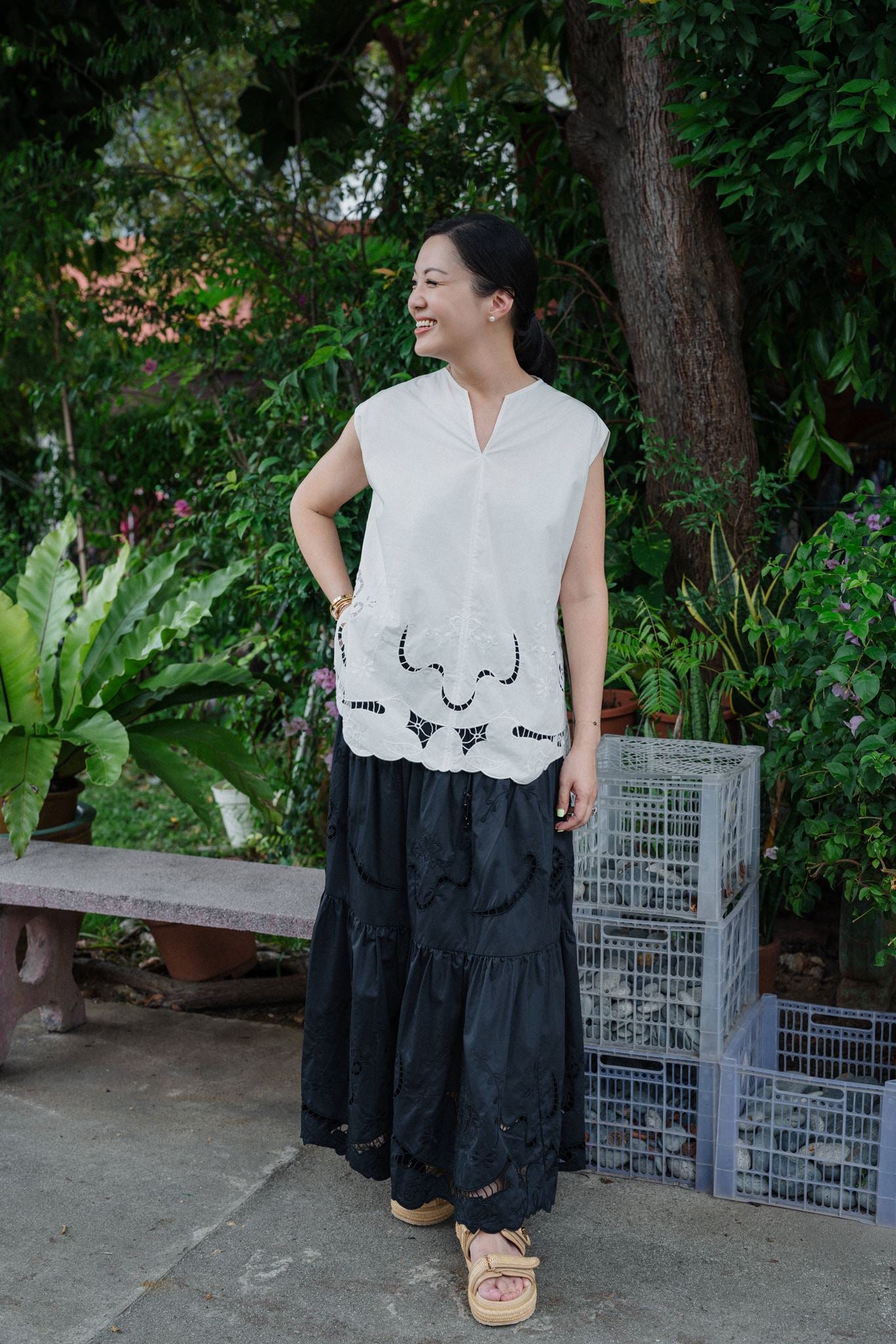 Sayang Embroidery Skirt - White / Midnight Blue