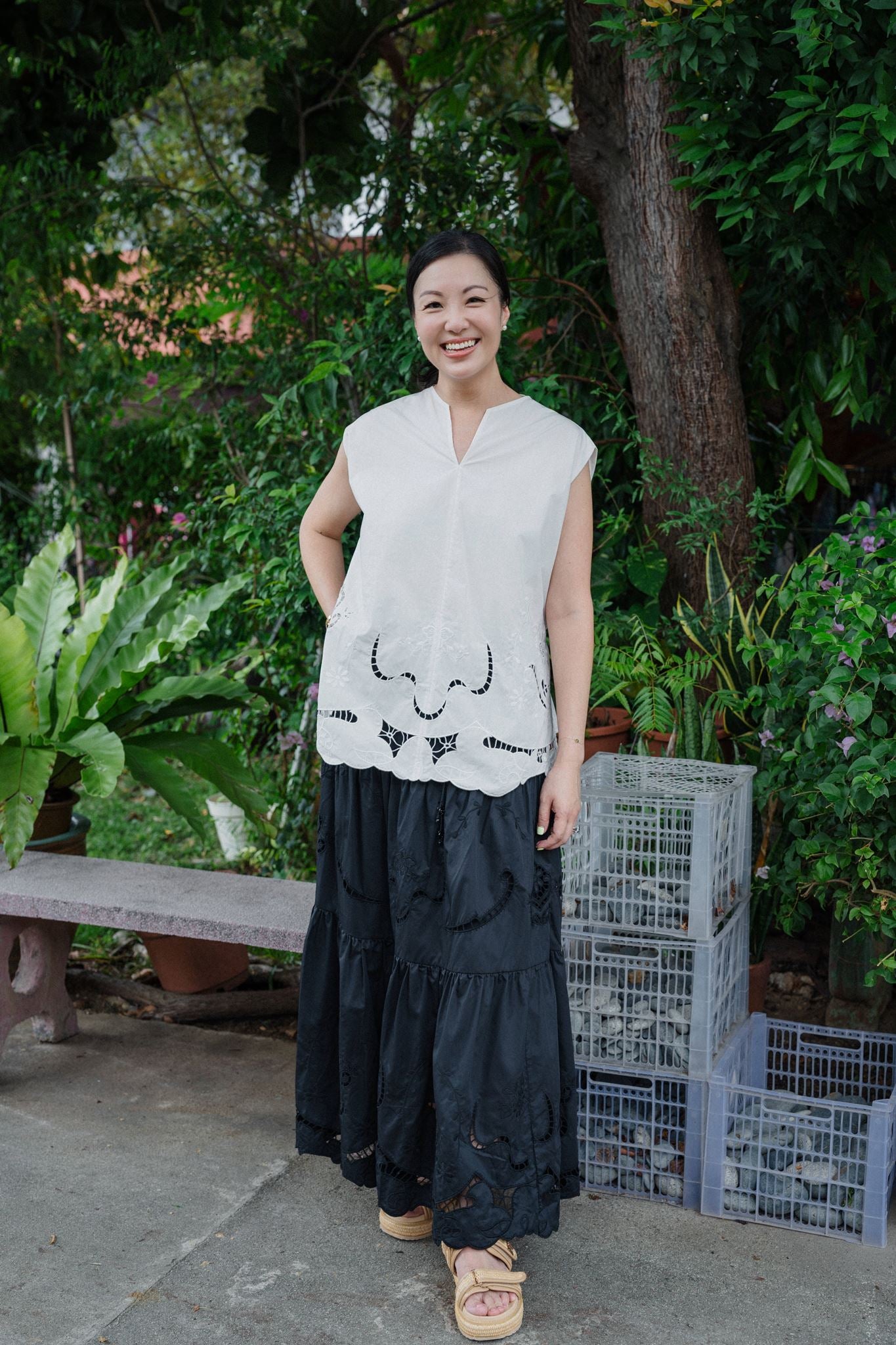 Sayang Embroidery Skirt - White / Midnight Blue