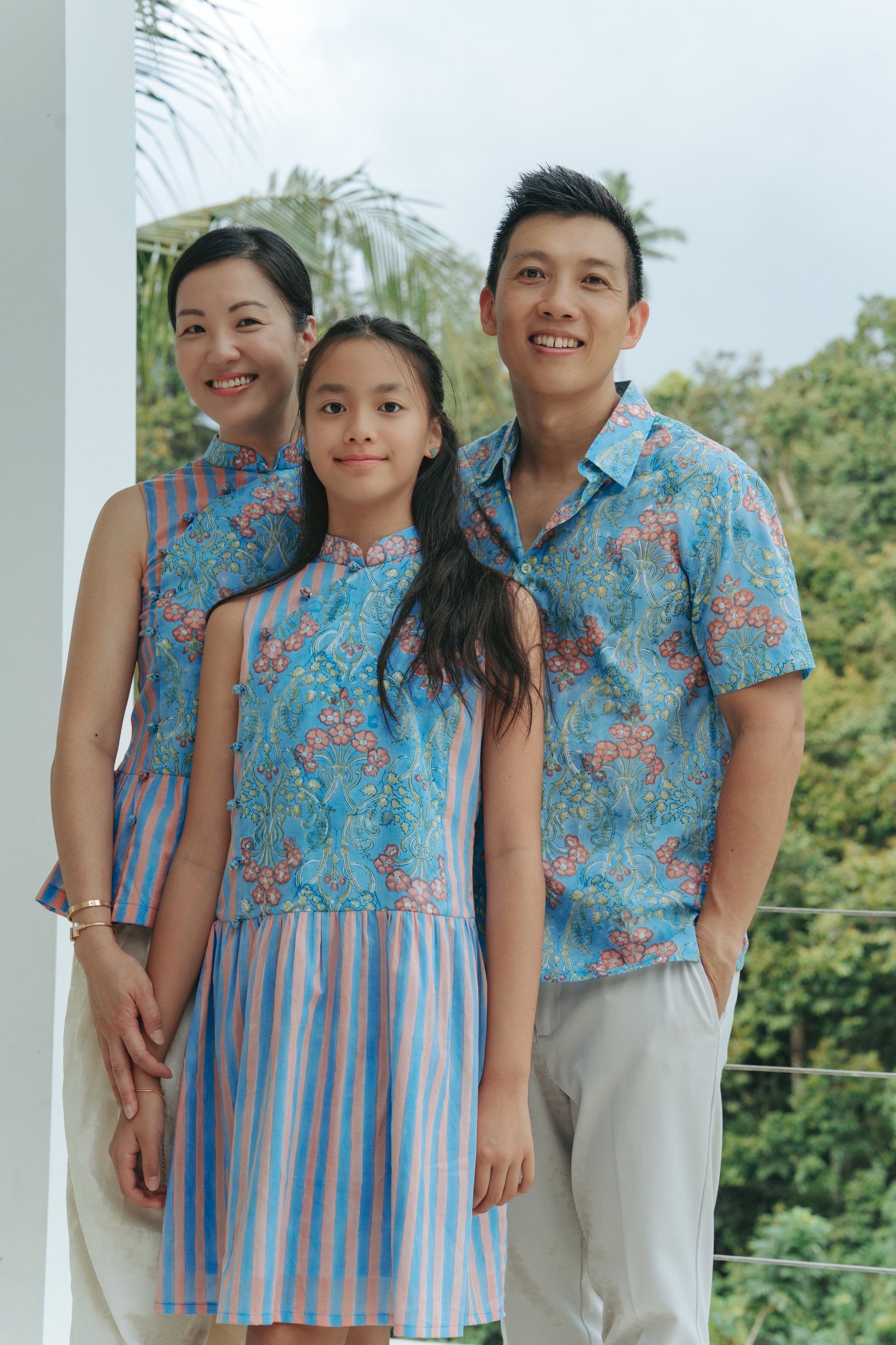 Tuileries Men's Shirt - Navy Tulips / French Florals – The Missing Piece