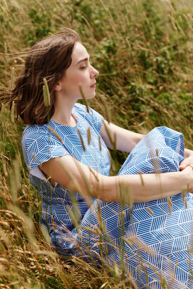 Ilse Dolman Midi Dress - Blue-White Geometric