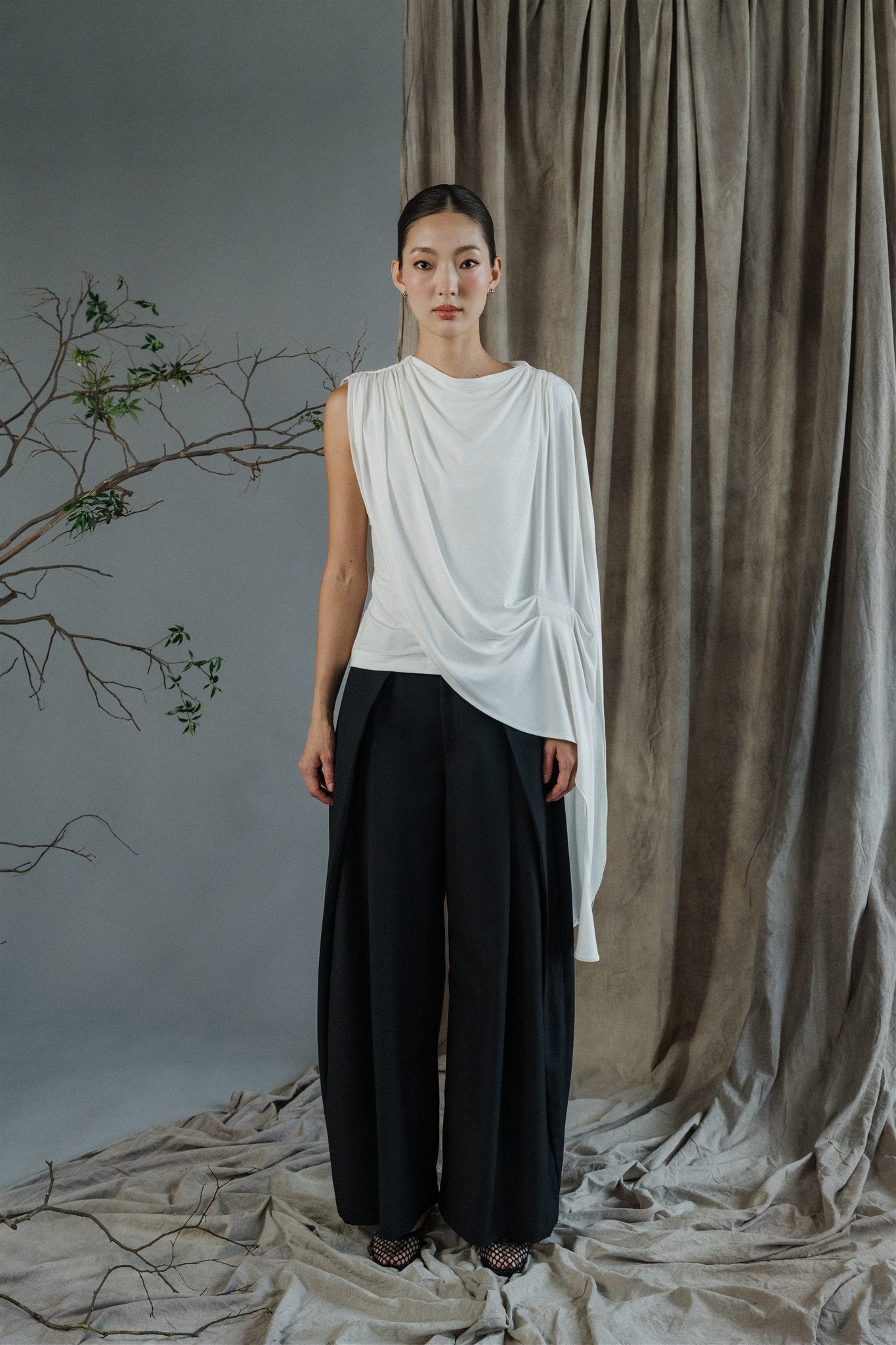 Yohaku Drape Top - White / Yellow