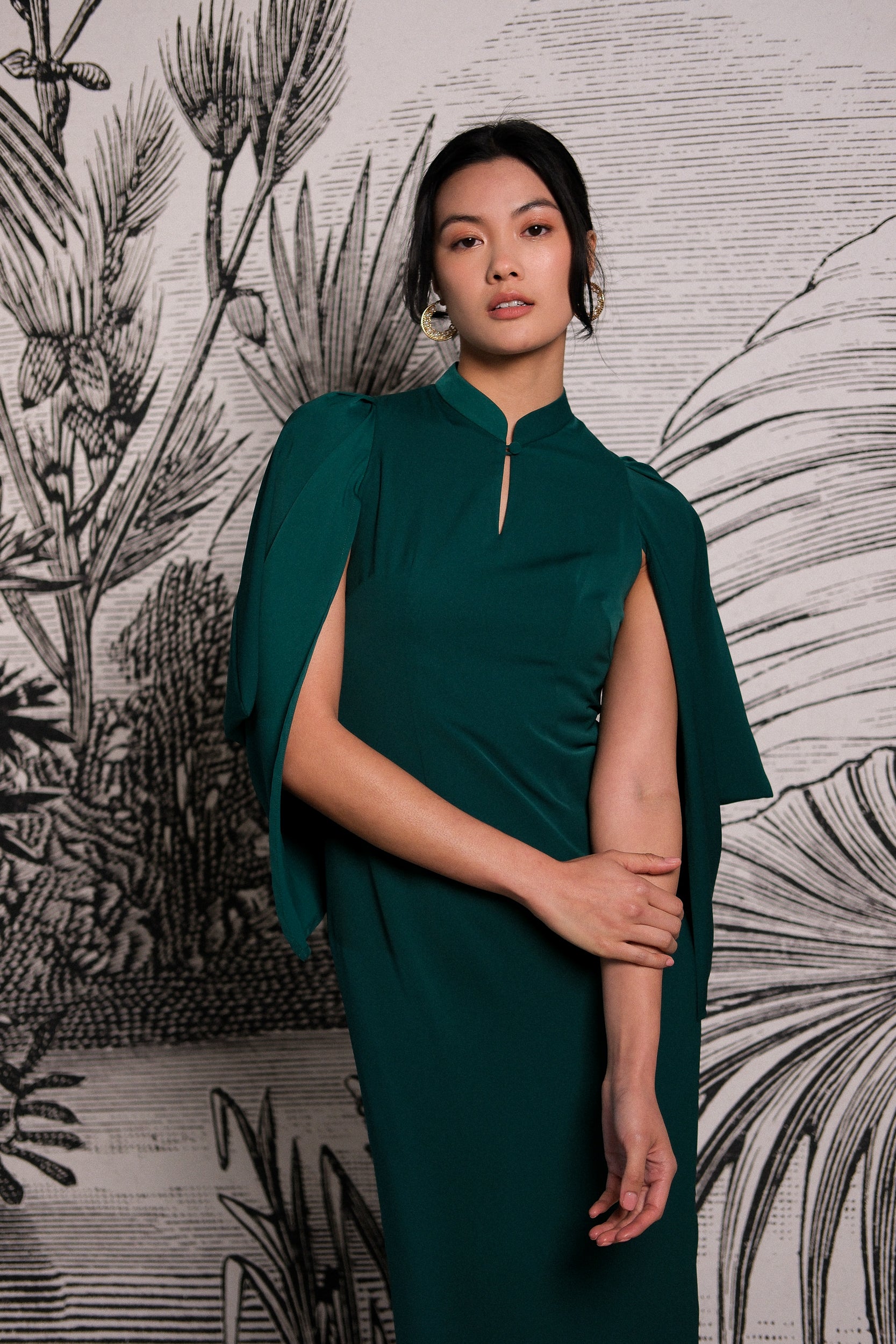 Aori Midi Cheongsam - Red / Emerald ( Pre-order )