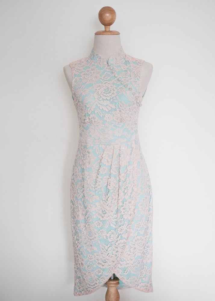 Signature Lace Cheongsam (Knee Length) - Pale Peach – The Missing Piece