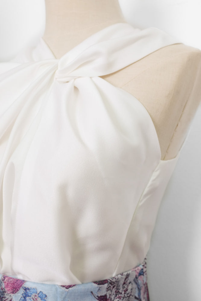 
            
                Load image into Gallery viewer, Silky Knot Top - Gold / White
            
        