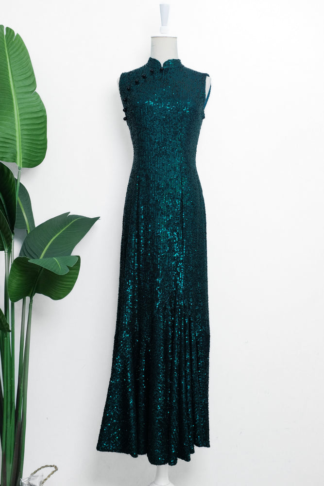 
            
                Load image into Gallery viewer, Sequoia Sequin Maxi Cheongsam - Teal / Red / Navy (Pre-Order)
            
        