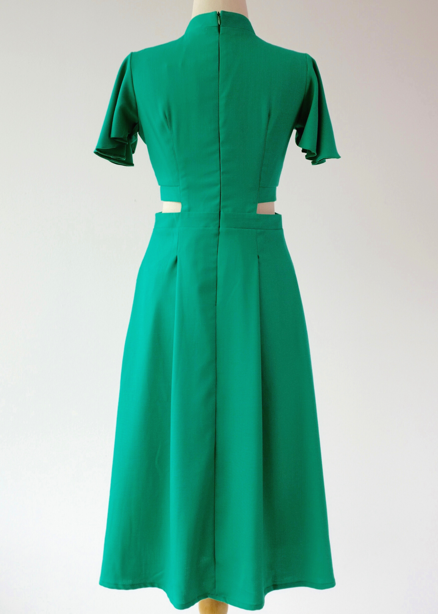Signature Cut-Out Cheongsam with Sleeves - Emerald (Pre-order)